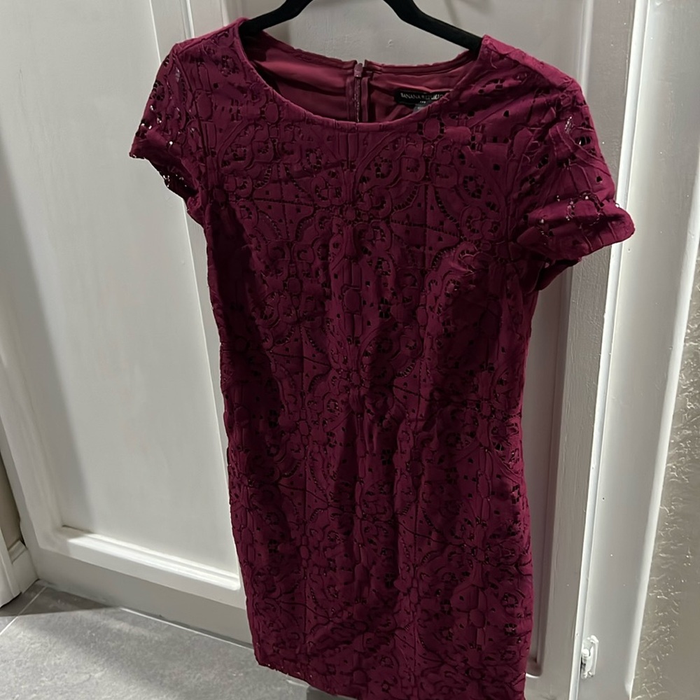 Banana Republic lace shift dress